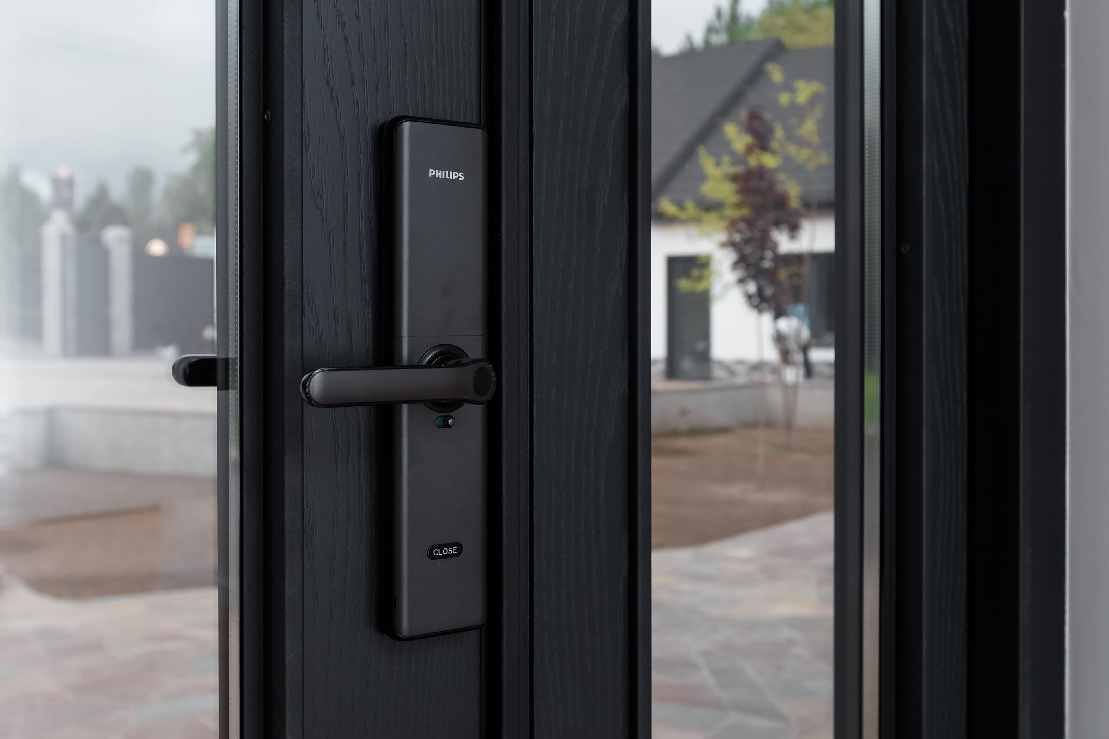 Дверь стелс с остеклением - фото 5